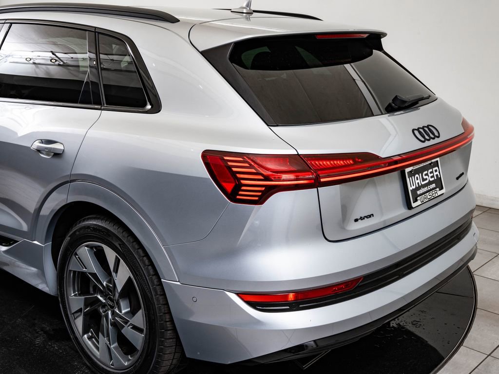 Used 2021 Audi e-tron Premium w/ Convenience Plus Package AWD/4WD image 19