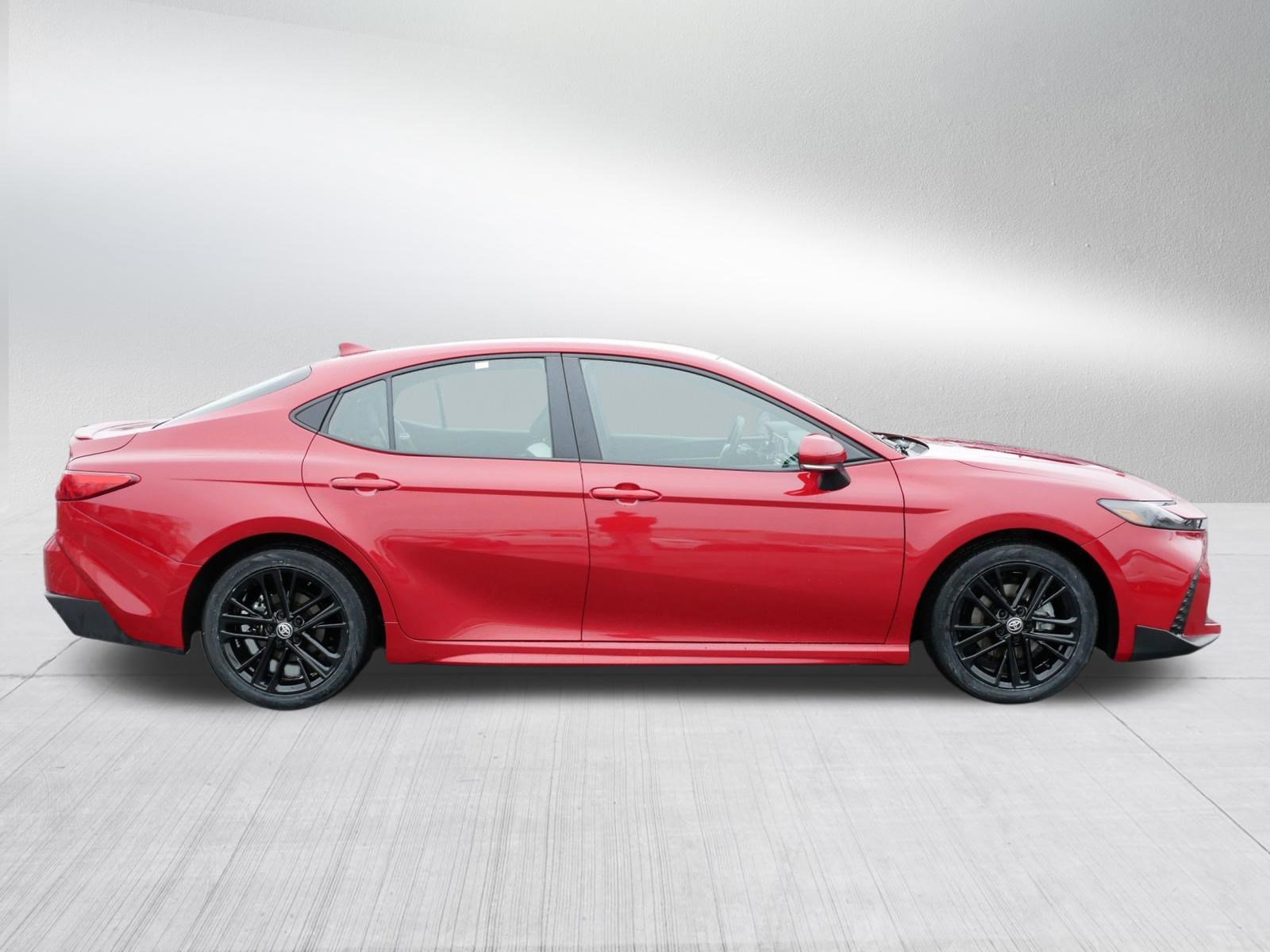 Certified 2025 Toyota Camry SE FWD image 8