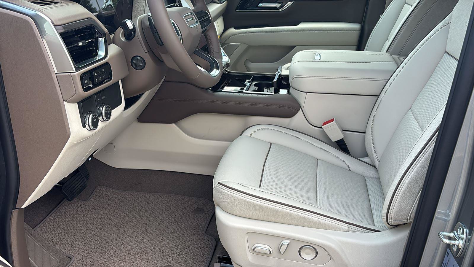 New 2026 GMC Yukon XL Denali RWD image 14