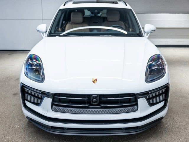 Certified 2025 Porsche Macan S image 12