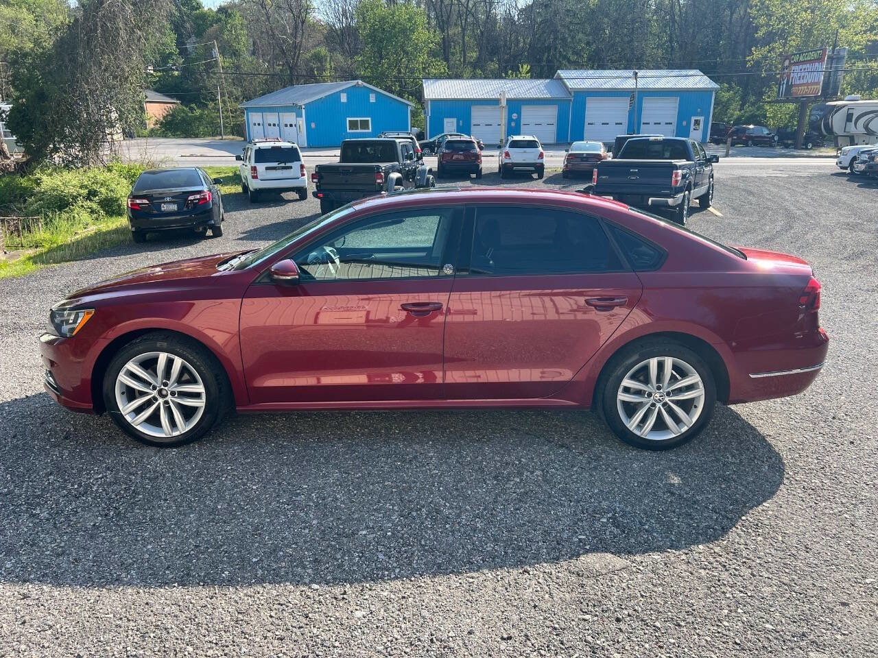 Used 2019 Volkswagen Passat 2.0T Wolfsburg w/ Wheels & Sunroof Package FWD image 9