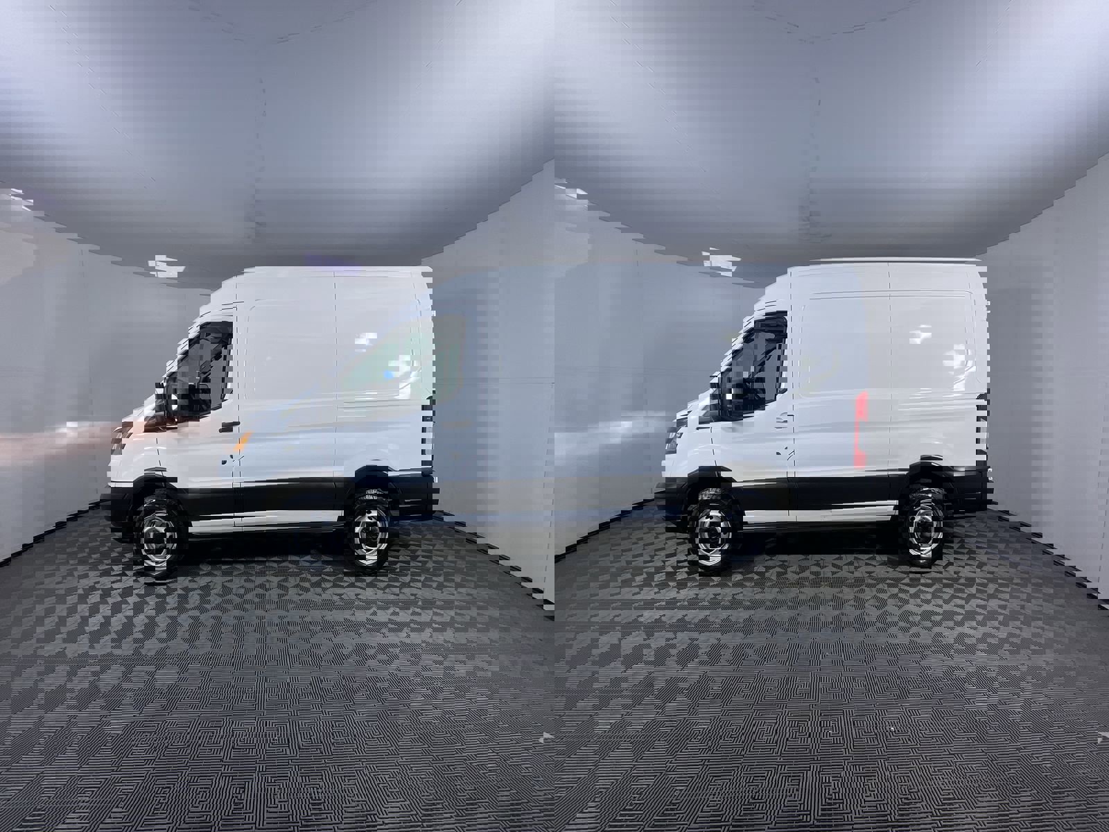 Used 2019 Ford Transit 250 130 Medium Roof image 5