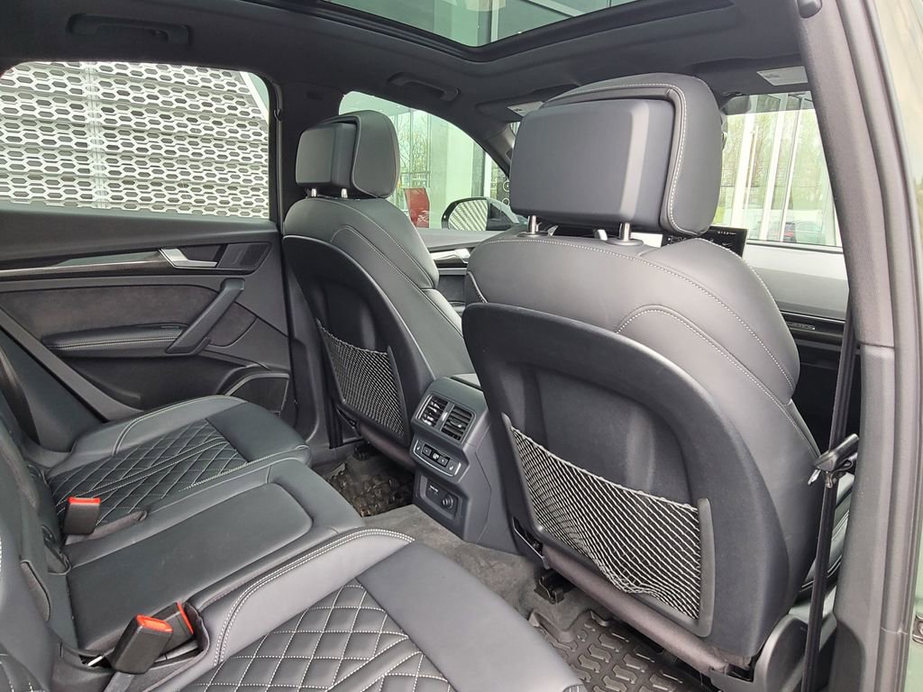 Used 2024 Audi SQ5 Prestige image 17