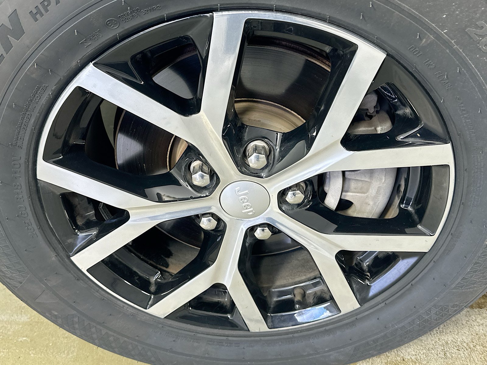 Used 2023 Jeep Grand Cherokee L Limited RWD image 33