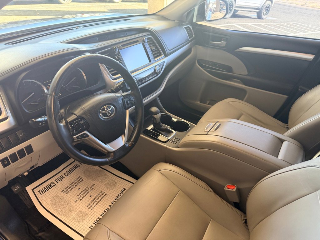 Used 2015 Toyota Highlander XLE image 8