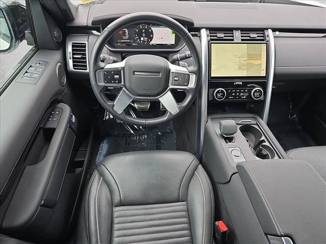 Certified 2023 Land Rover Discovery Metropolitan Edition AWD/4WD image 16