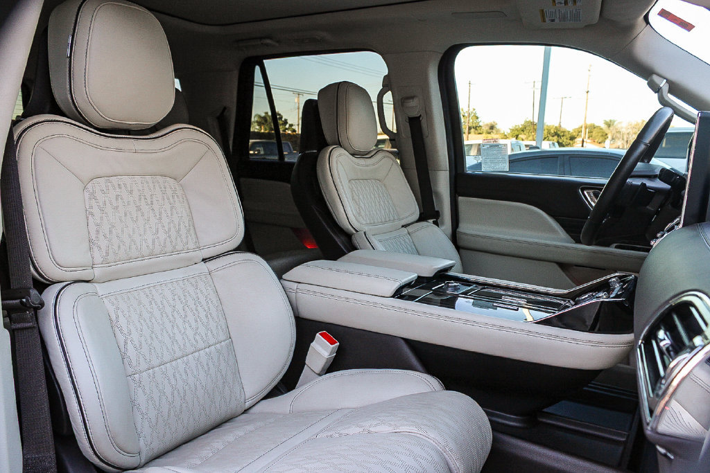 Used 2024 Lincoln Navigator Black Label AWD/4WD image 16