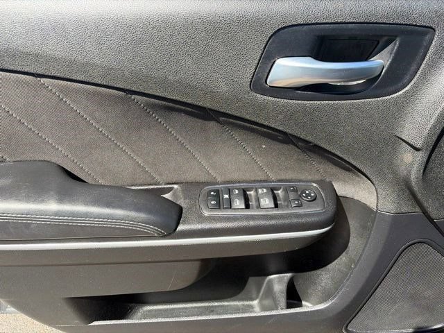 Used 2023 Dodge Charger SXT RWD image 12