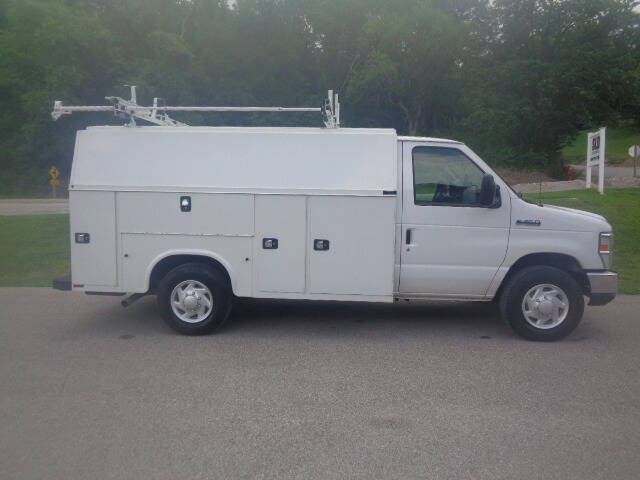 Used 2019 Ford E-350 and Econoline 350 Super Duty w/ Power Windows & Locks Group RWD image 9