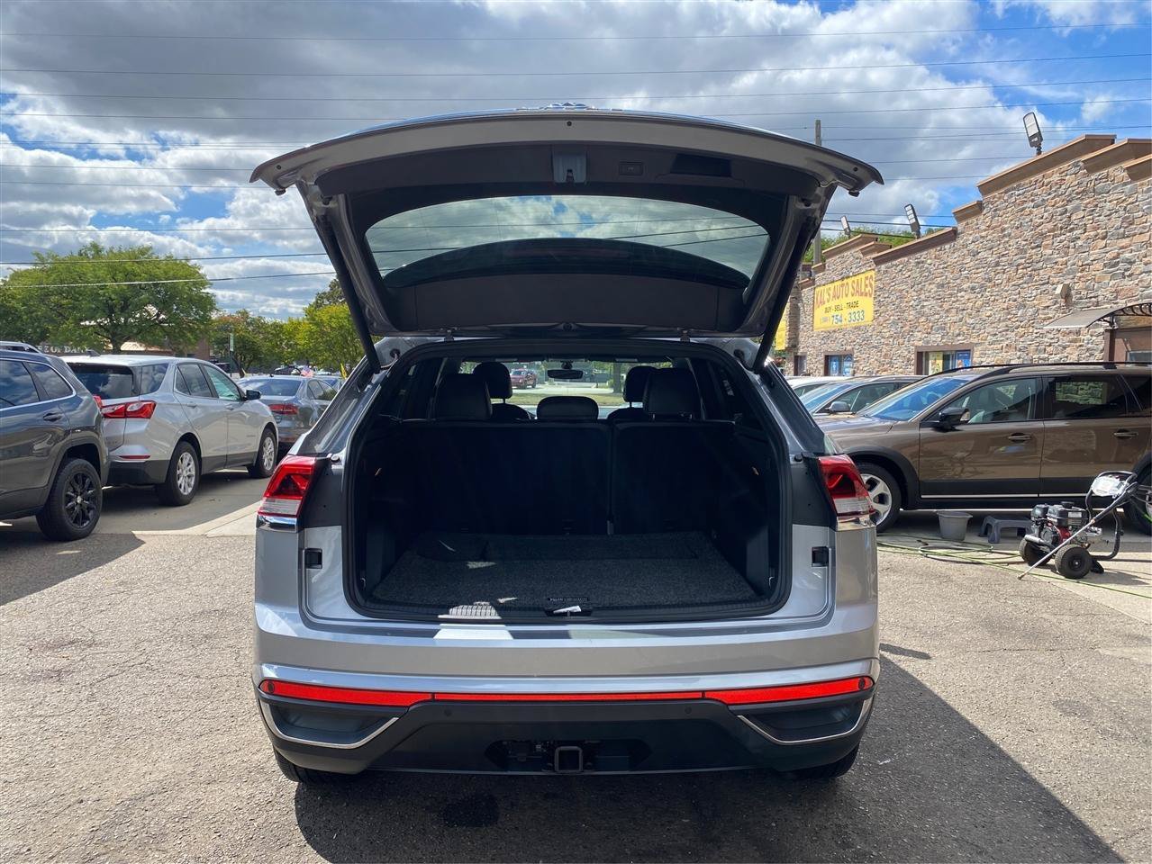 Used 2021 Volkswagen Atlas Cross Sport SE AWD/4WD image 12