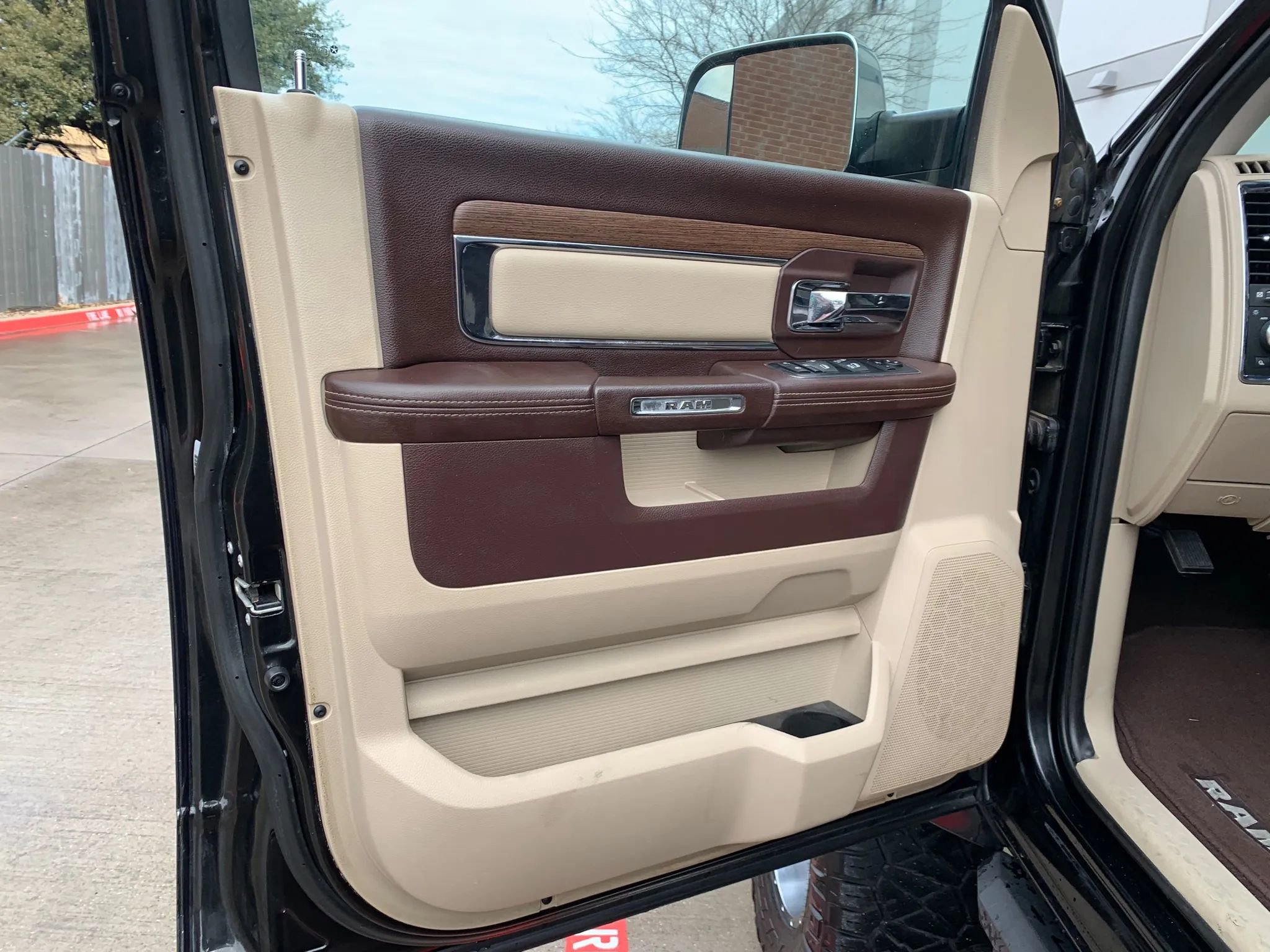 Used 2016 RAM 2500 Laramie image 19