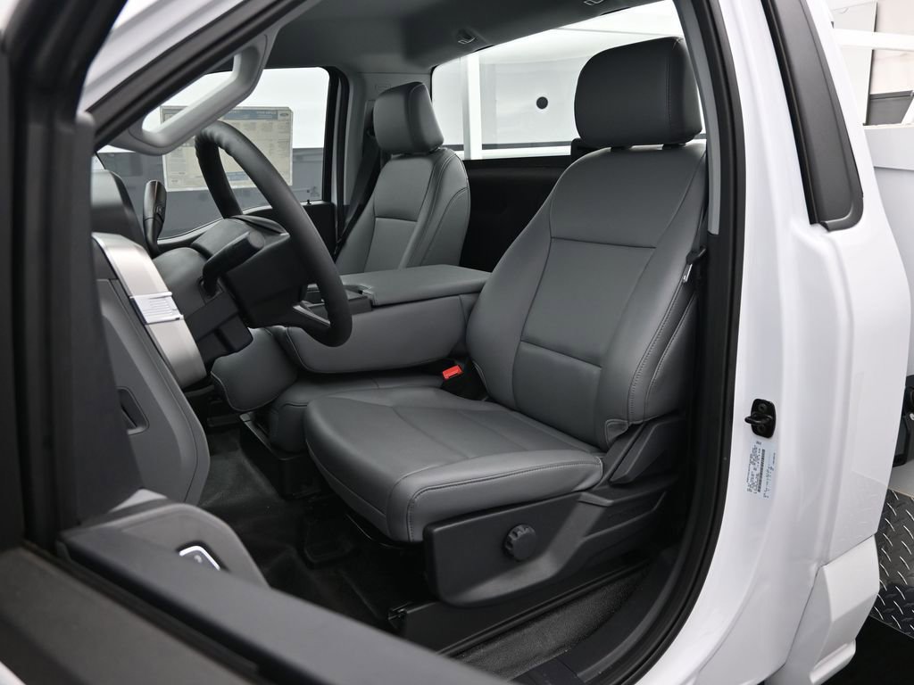 New 2025 Ford F450 XL w/ XL Chrome Package RWD image 8