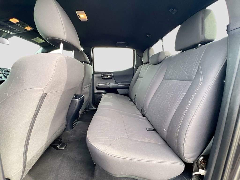 Used 2018 Toyota Tacoma TRD Off-Road w/ Technology Package AWD/4WD image 21