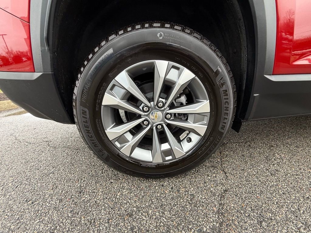 Used 2025 Chevrolet Equinox LT AWD/4WD image 32