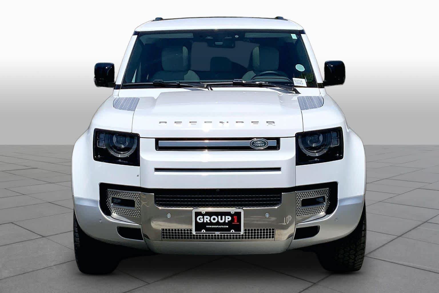 Used 2023 Land Rover Defender 110 SE AWD/4WD image 4