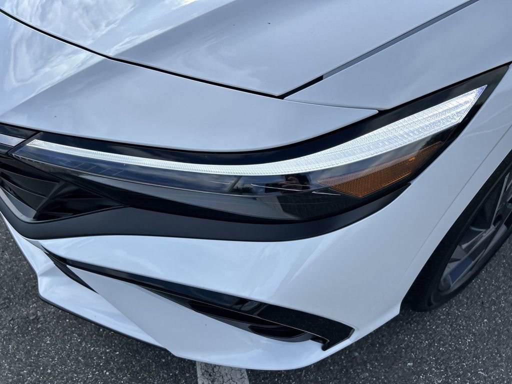 New 2026 Hyundai Elantra Limited image 16