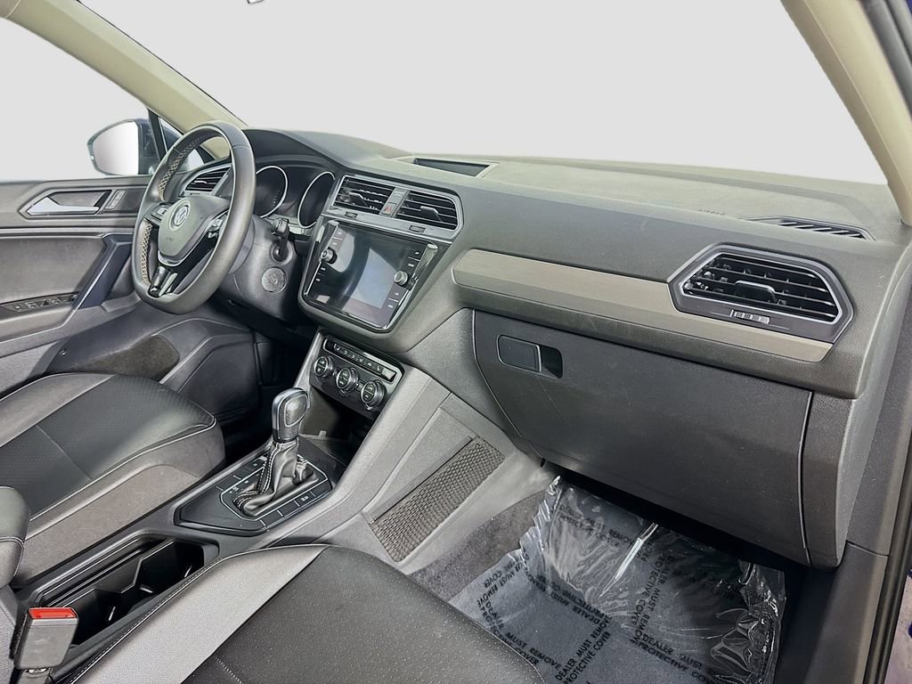 Used 2021 Volkswagen Tiguan SE R-Line FWD image 37