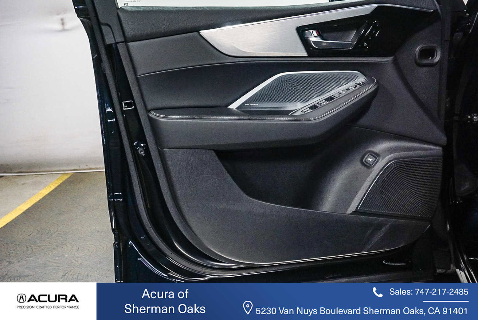 Used 2025 Acura MDX SH-AWD w/ Technology Package image 31