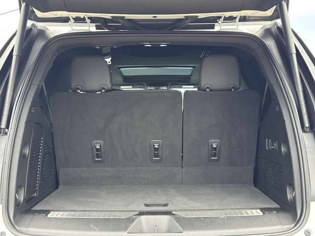 Used 2025 GMC Yukon AT4 w/ AT4 Premium Package AWD/4WD image 13