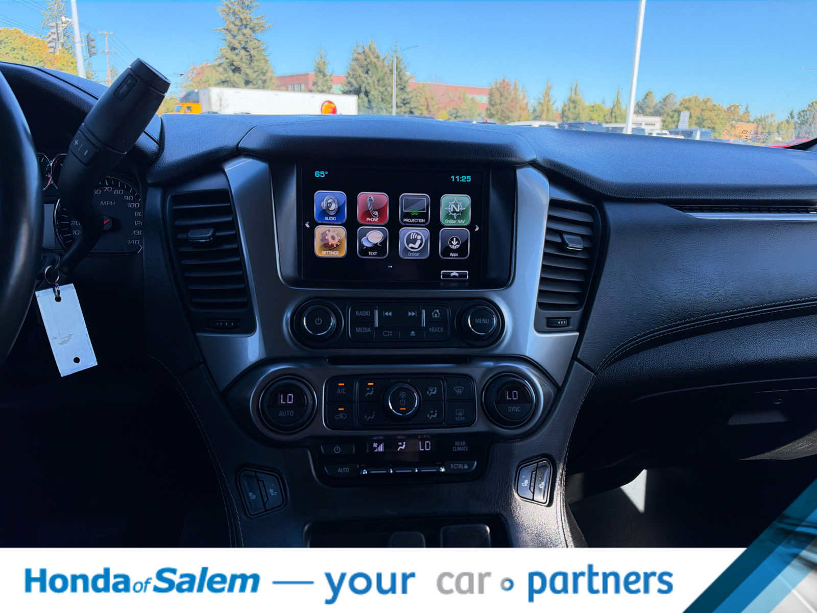 Used 2018 Chevrolet Suburban LT AWD/4WD image 15
