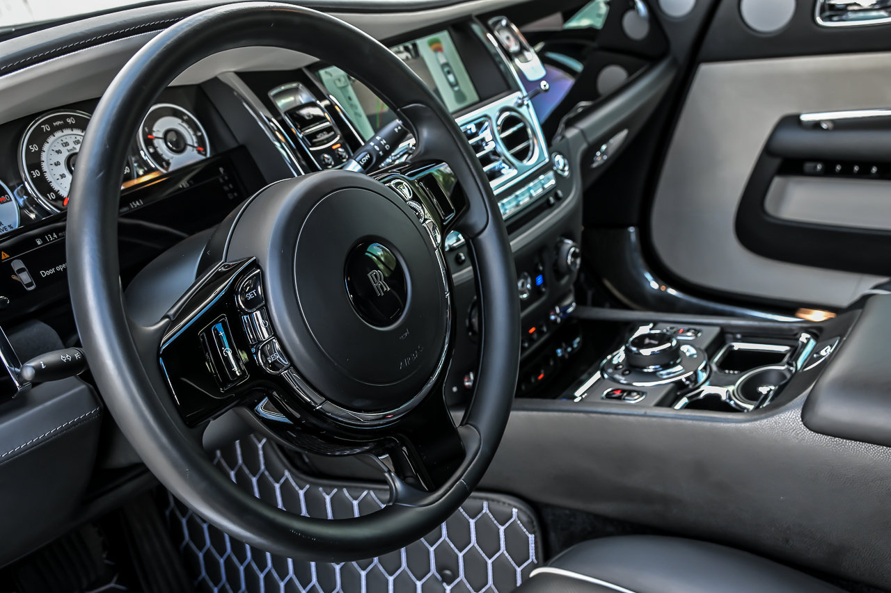 Used 2015 Rolls-Royce Wraith RWD image 22