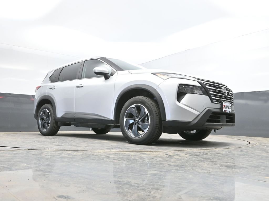 Used 2025 Nissan Rogue SV AWD/4WD image 29