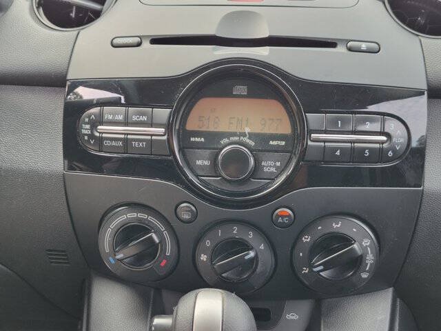 Used 2012 MAZDA MAZDA2 Sport FWD image 21