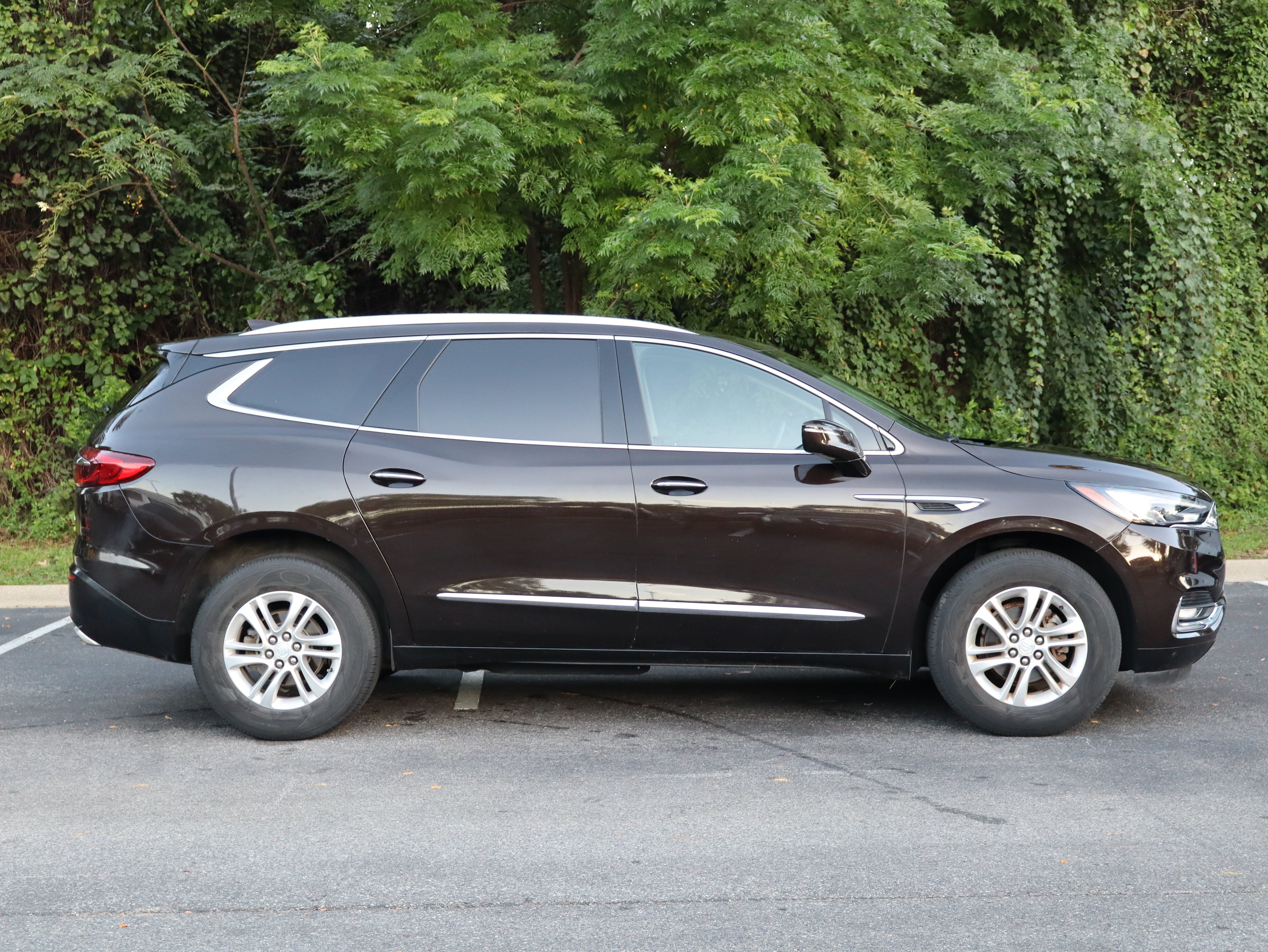 Used 2019 Buick Enclave Essence FWD image 10