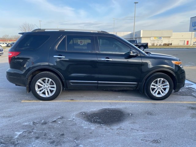 Used 2014 Ford Explorer XLT w/ Equipment Group 202A image 4