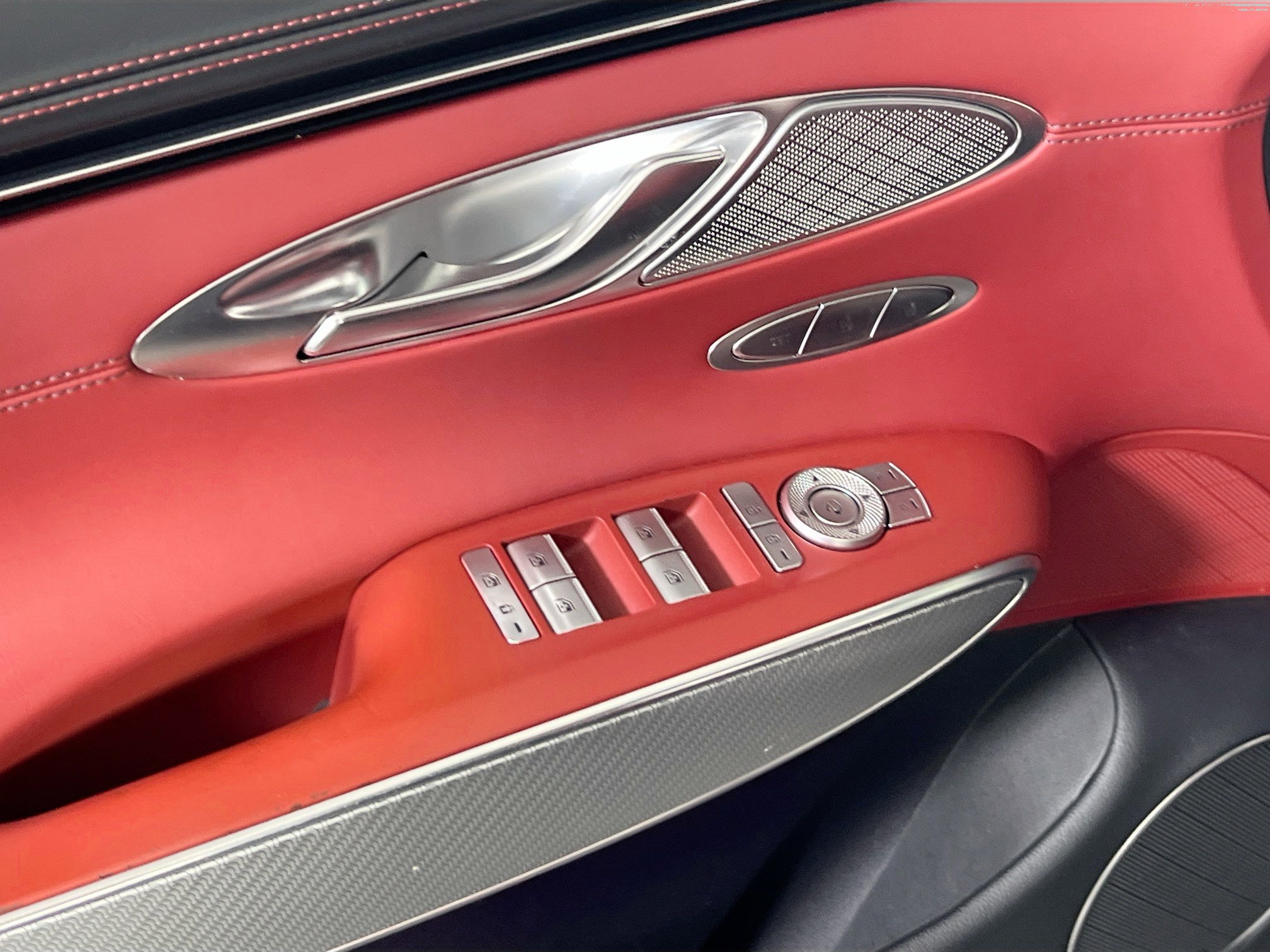 Used 2023 Genesis GV70 2.5T w/ Sport Prestige Package image 18