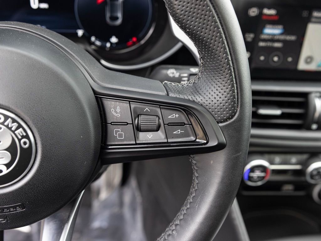 Used 2024 Alfa Romeo Giulia Veloce image 30