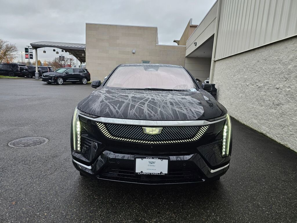 New 2026 Cadillac Optiq Luxury 2 image 12