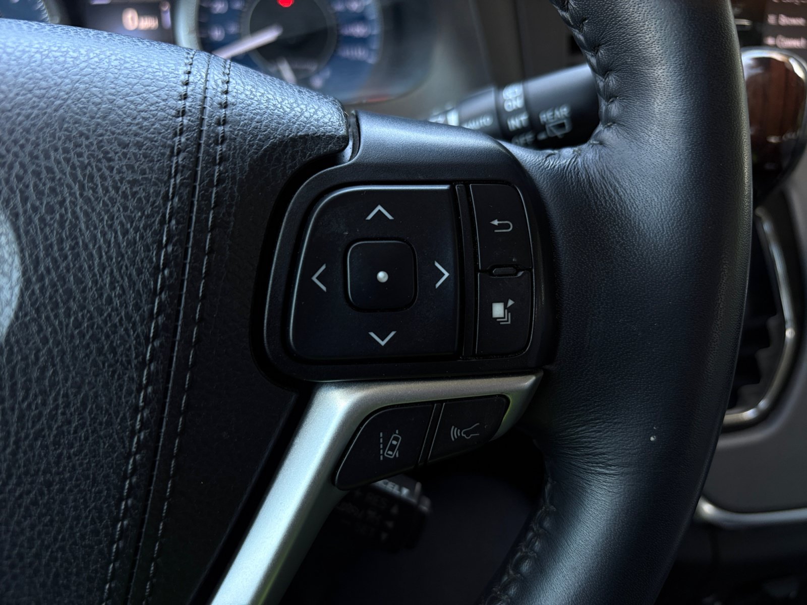 Used 2019 Toyota Sienna Limited Premium FWD image 27