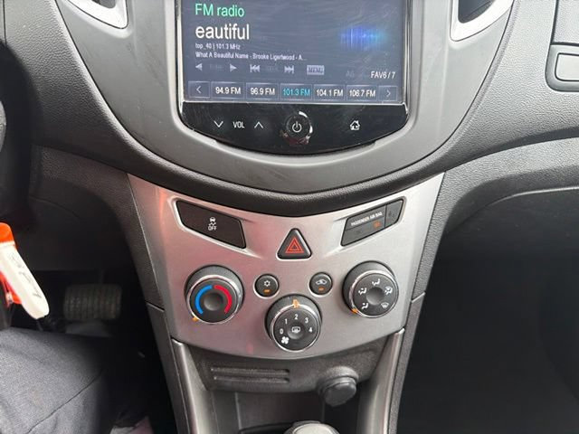 Used 2016 Chevrolet Trax LT w/ LT Convenience Package AWD/4WD image 19