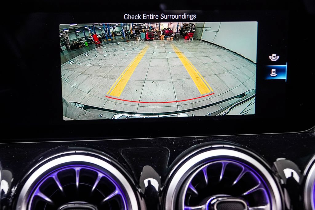 Used 2022 Mercedes-Benz GLB 250 4MATIC w/ Premium Package Lite image 27