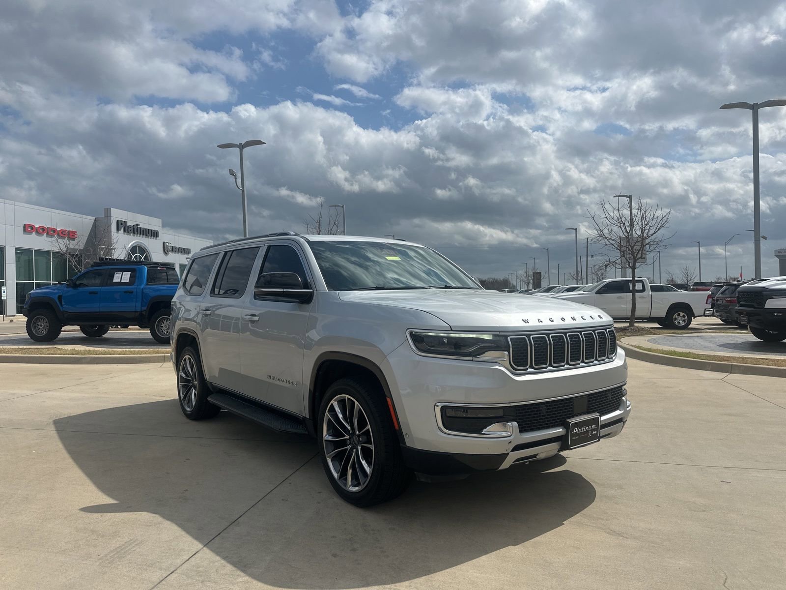 Used 2023 Jeep Wagoneer Series II w/ Premium Group I image 6