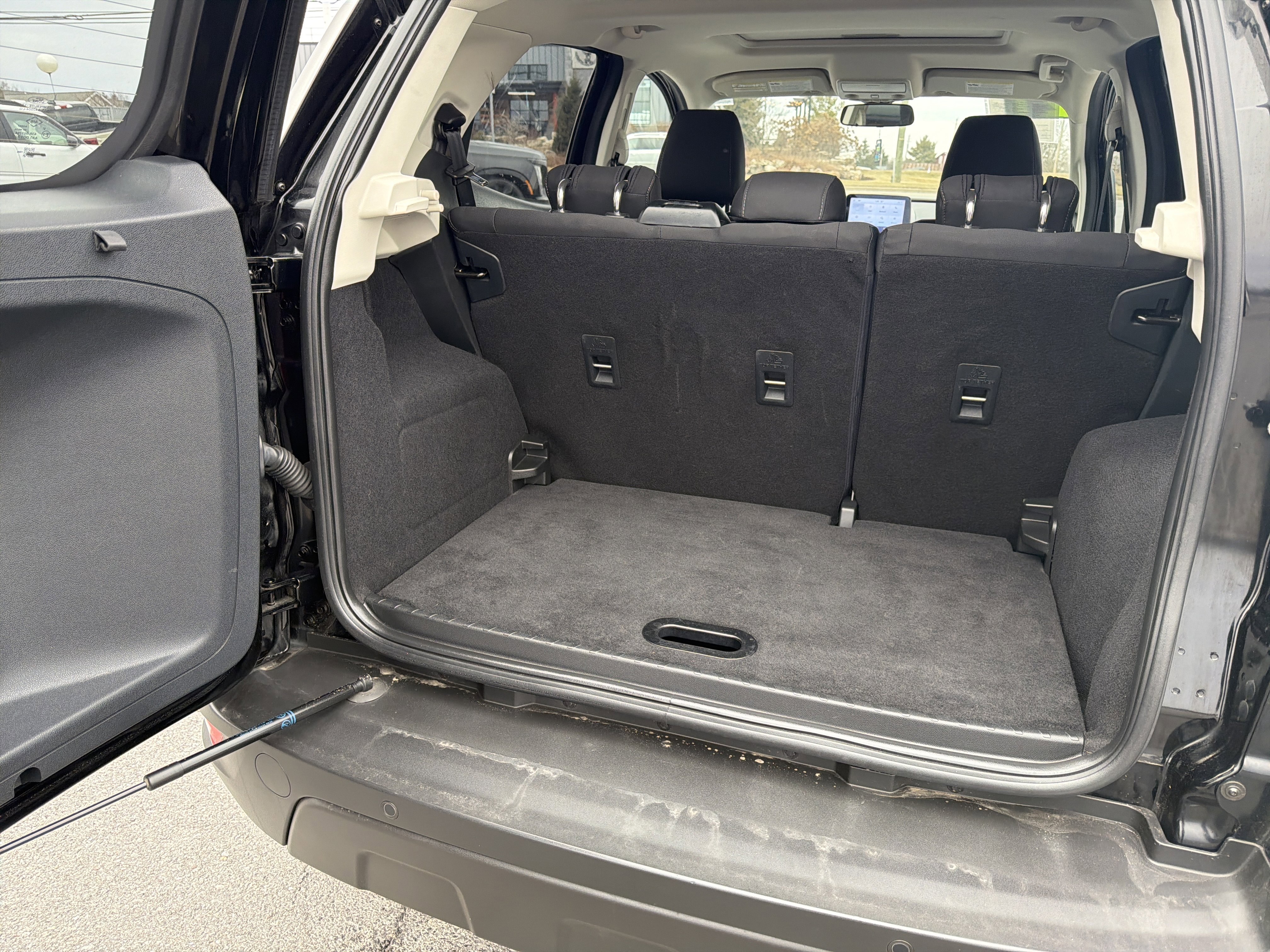 Used 2021 Ford EcoSport SE w/ SE Convenience Package image 5