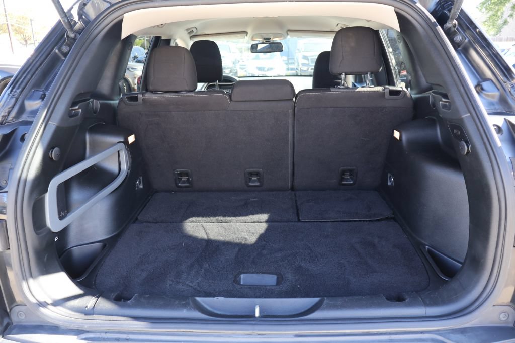Used 2018 Jeep Cherokee Latitude FWD image 15
