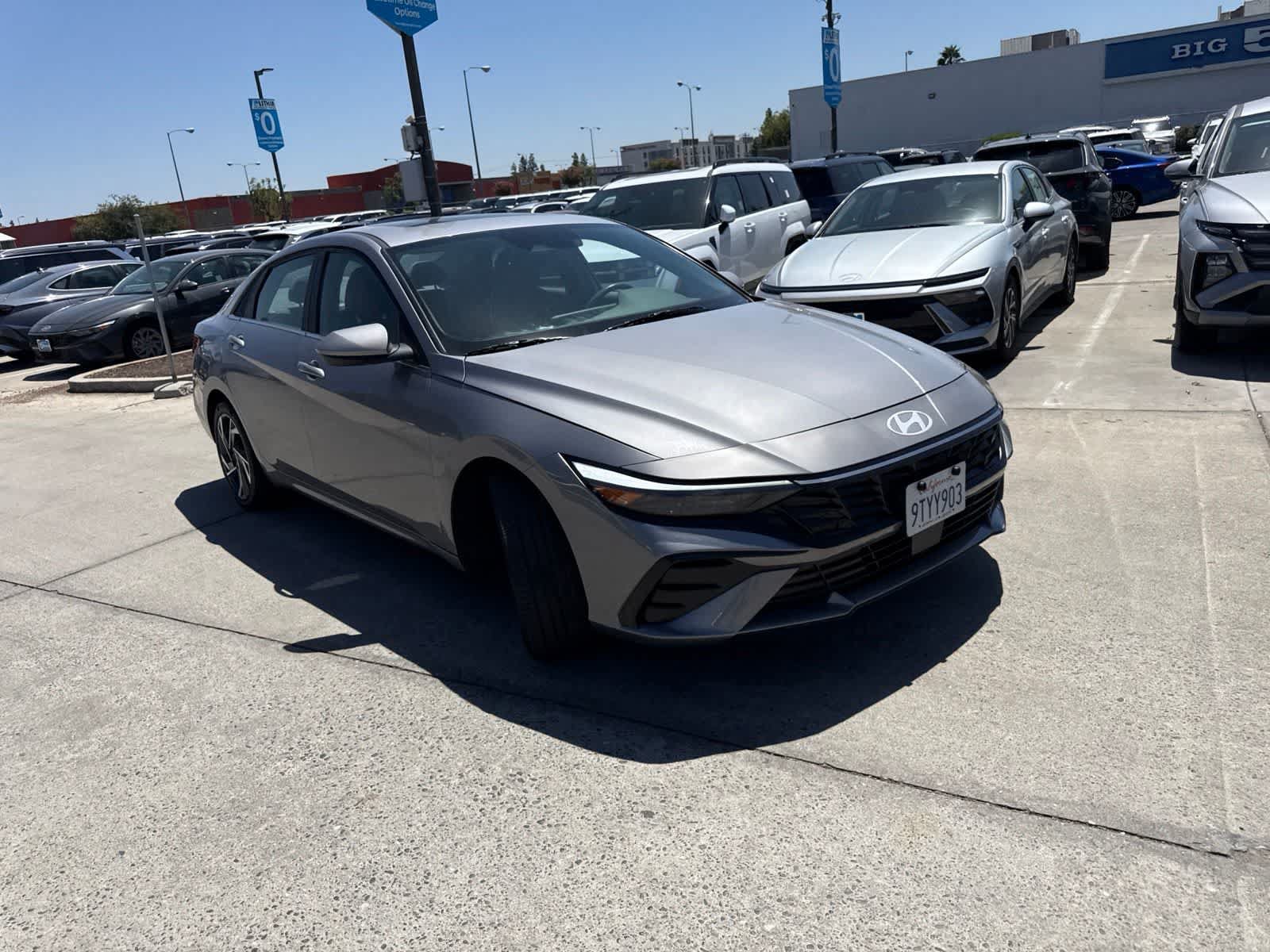 Used 2025 Hyundai Elantra SEL FWD image 3