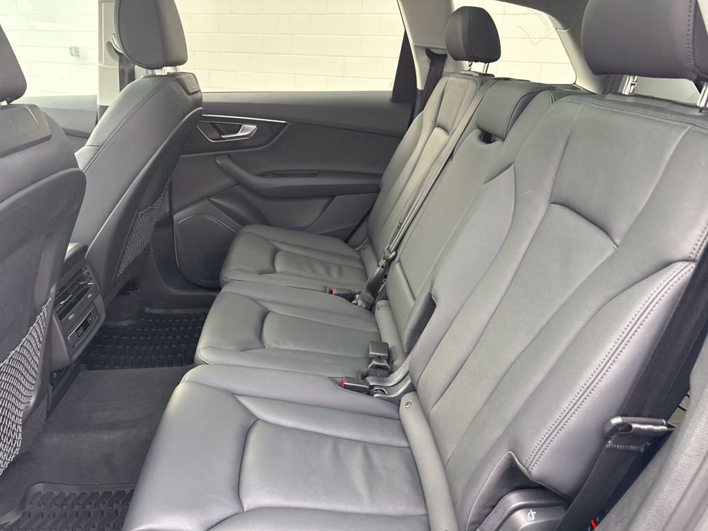 Used 2023 Audi Q7 3.0T Premium image 17