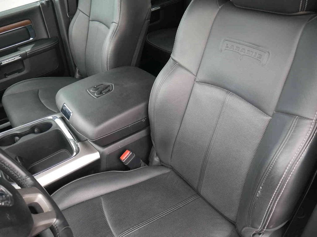 Used 2018 RAM 1500 Laramie w/ Convenience Group AWD/4WD image 32