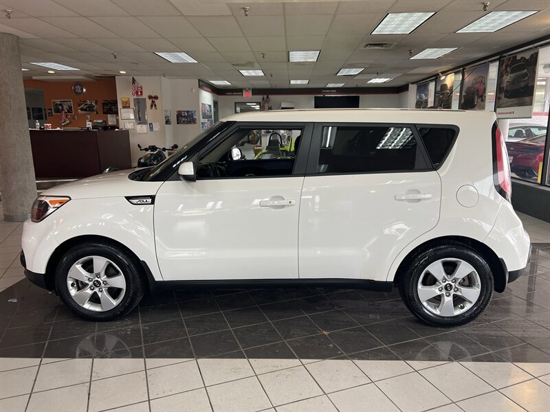 Used 2019 Kia Soul FWD image 2