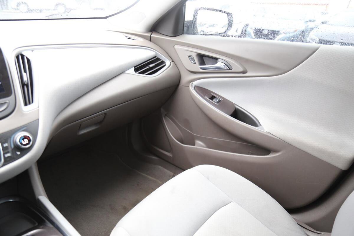 Used 2022 Chevrolet Malibu LT image 15