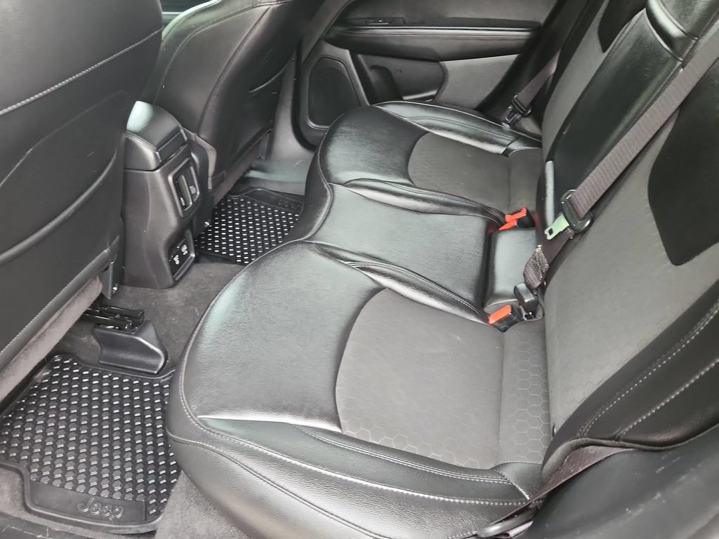 Used 2019 Jeep Compass Latitude AWD/4WD image 9