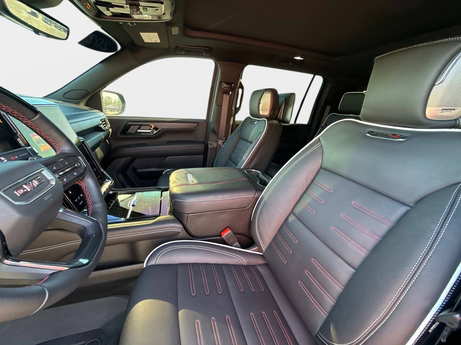Used 2026 GMC Yukon XL AT4 Ultimate w/ LPO, Floor Liner Package AWD/4WD image 25