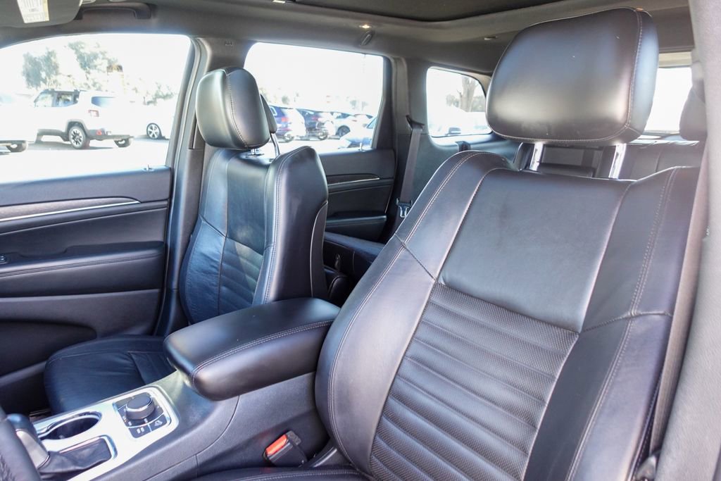Used 2018 Jeep Grand Cherokee Limited image 24