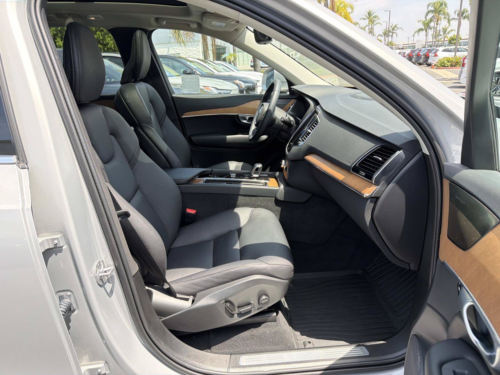 Certified 2024 Volvo XC90 B6 Plus AWD/4WD image 26