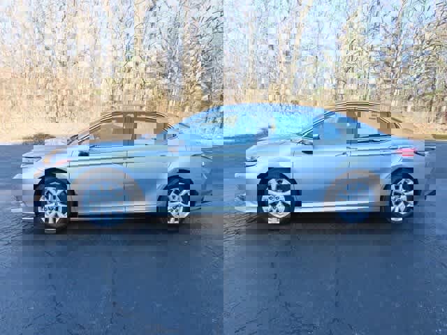 Used 2020 Toyota Camry LE image 3