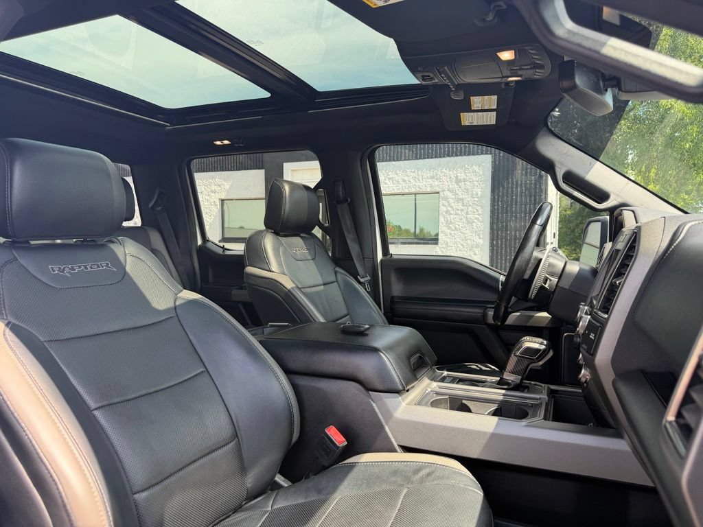 Used 2018 Ford F150 Raptor w/ Equipment Group 802A Luxury AWD/4WD image 32