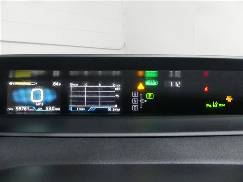 Used 2022 Toyota Prius AWD image 32
